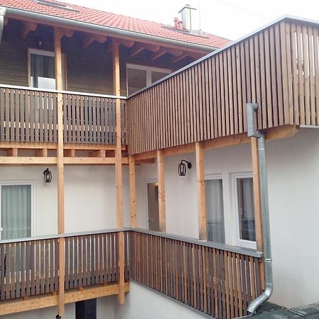 ברטן Hotel Rest Inn מראה חיצוני תמונה