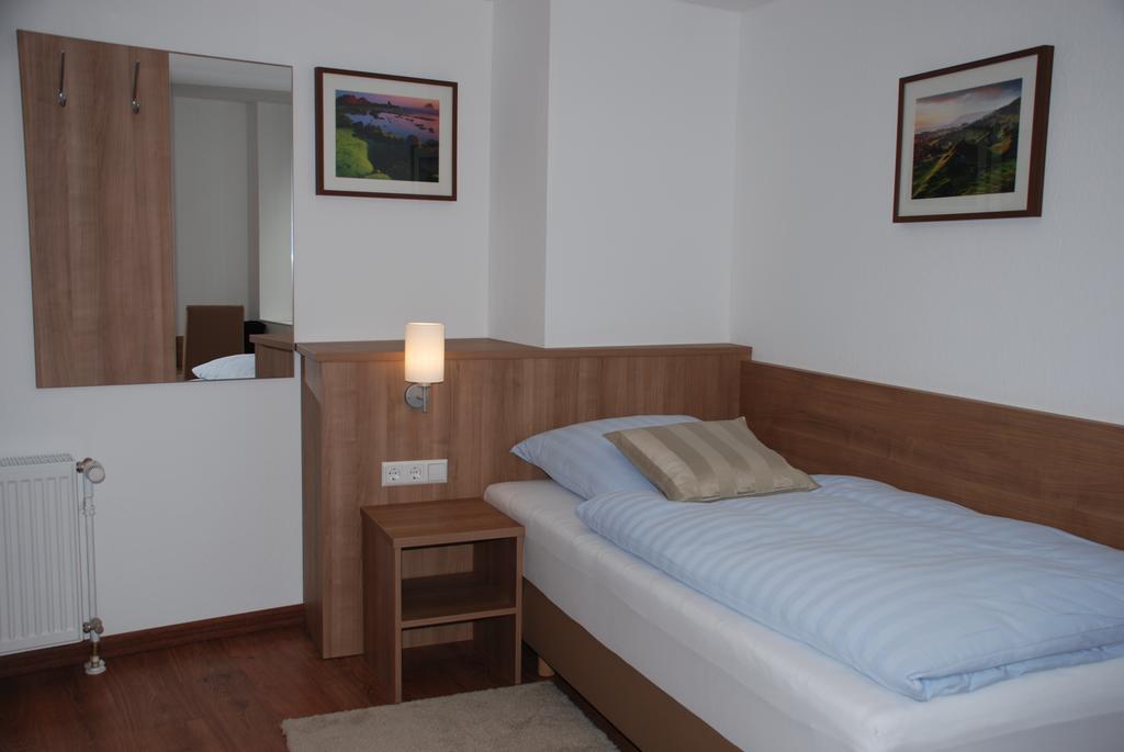 ברטן Hotel Rest Inn חדר תמונה