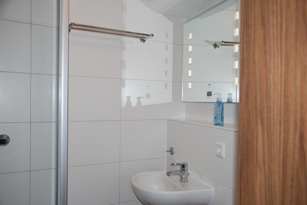 ברטן Hotel Rest Inn חדר תמונה