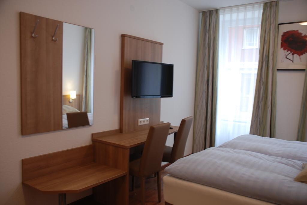 ברטן Hotel Rest Inn מראה חיצוני תמונה